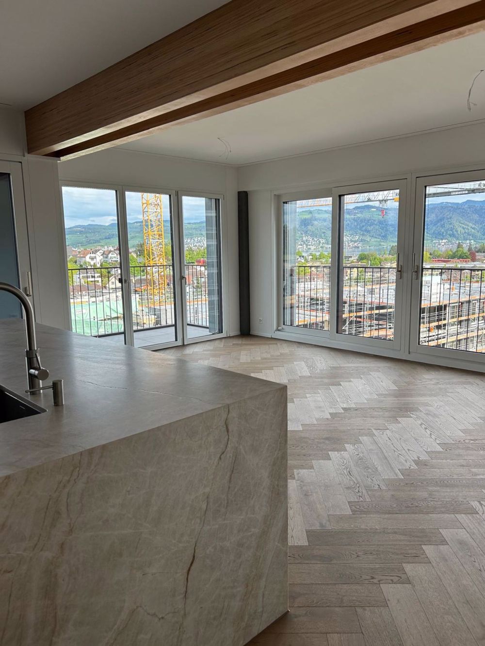Erstvermietung einer 3.5-Zimmer-Wohnung im 9. OG mit See- und Bergblick - Bild 6