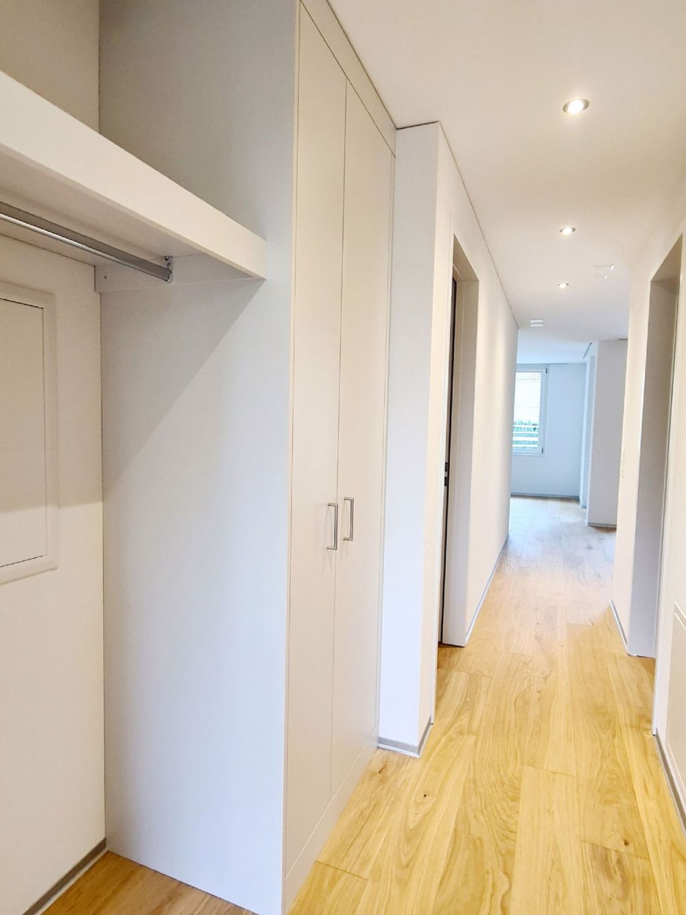 Nachhaltig wohnen in Niederönz stilvolle 2.5-Zimmerwohnung mit innovativem Energiekonzept - Bild 3