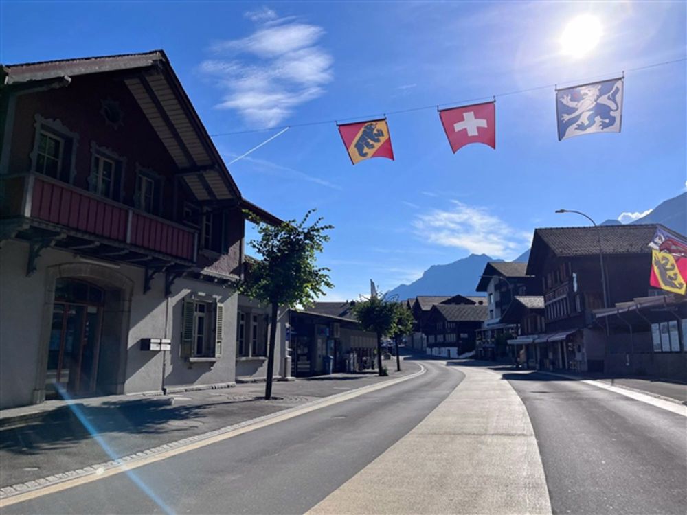 VERTRAULICHE AUKTION AUF DEM BRIENZERSEE - Bild 4