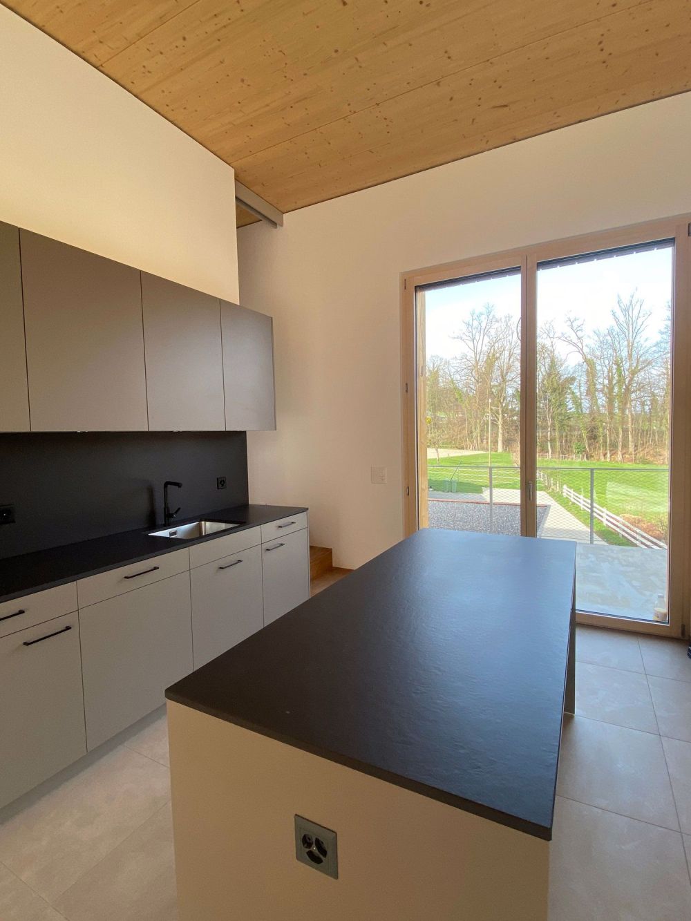 Appartement de 3 chambres avec un grand salon-cuisine - Bild 6