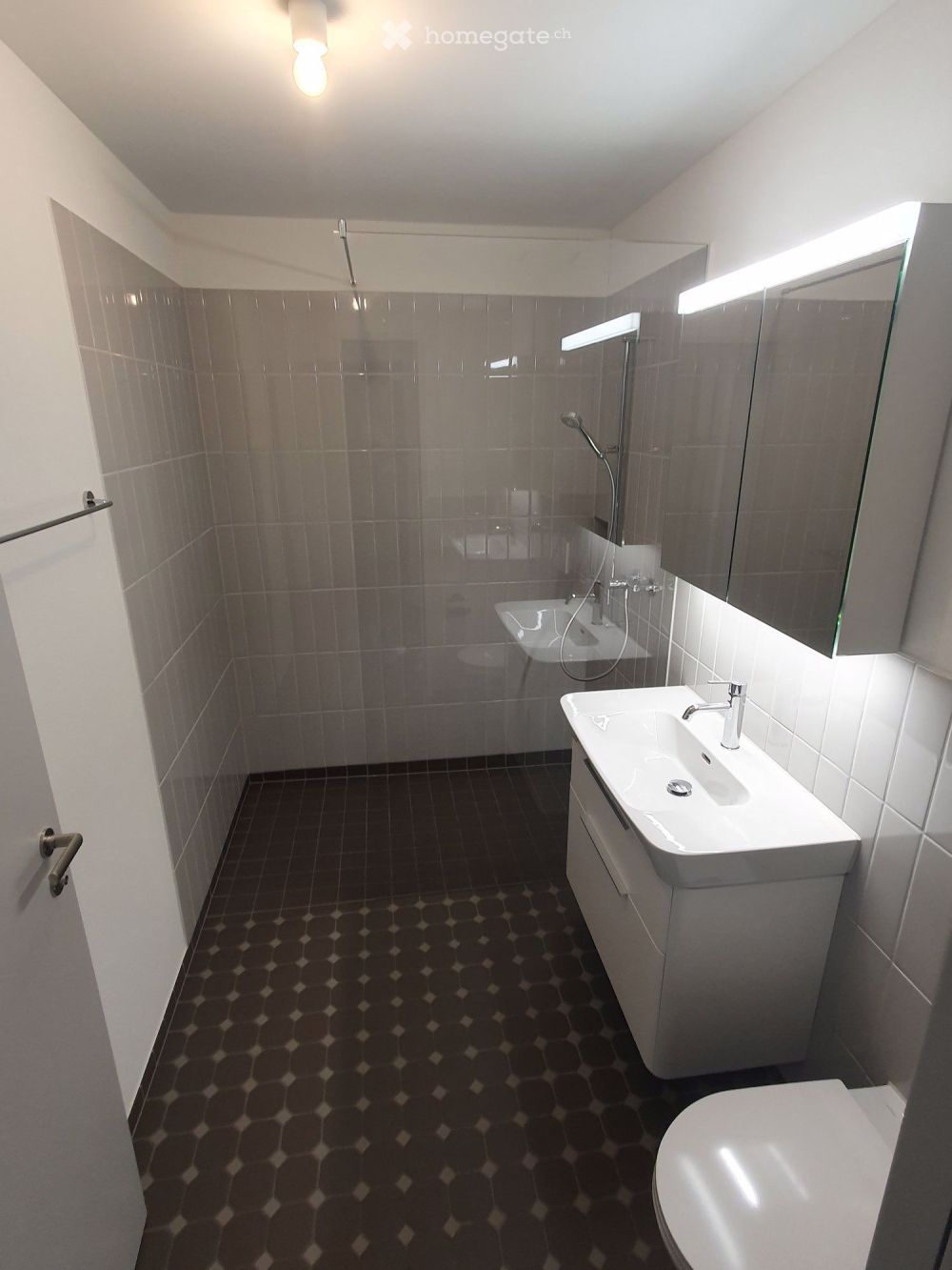 Moderne Terrassenwohnung im Zollikerberg - Bild 2