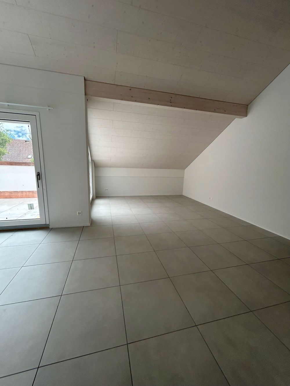 ERSTVERMIETUNG: Traumhafte Dachwohnungen im ruhigen, ländlich geprägten Thierachern bei Thun - Bild 7