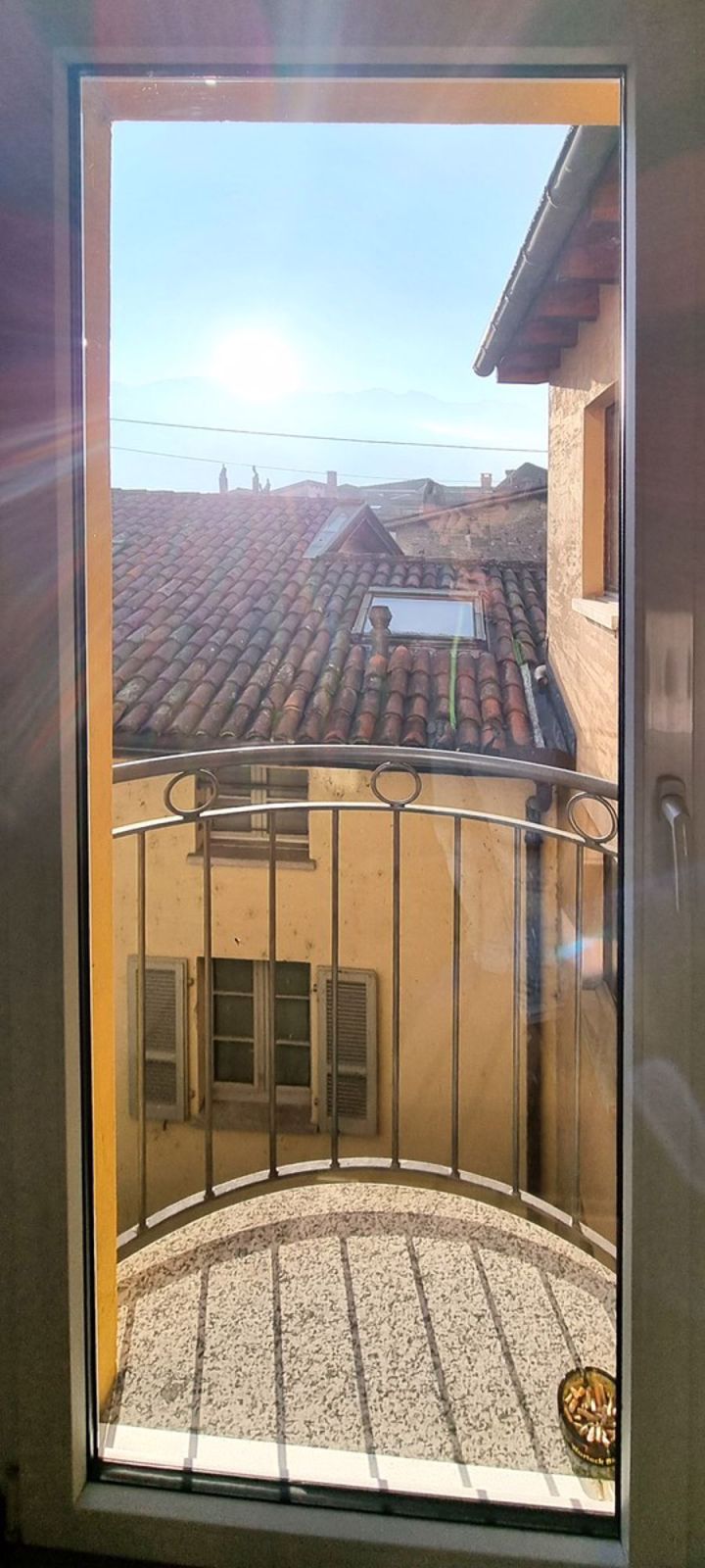 Seltenes 4-Zimmer-Haus mit separatem Raum und Seeblick renoviert - Bild 4