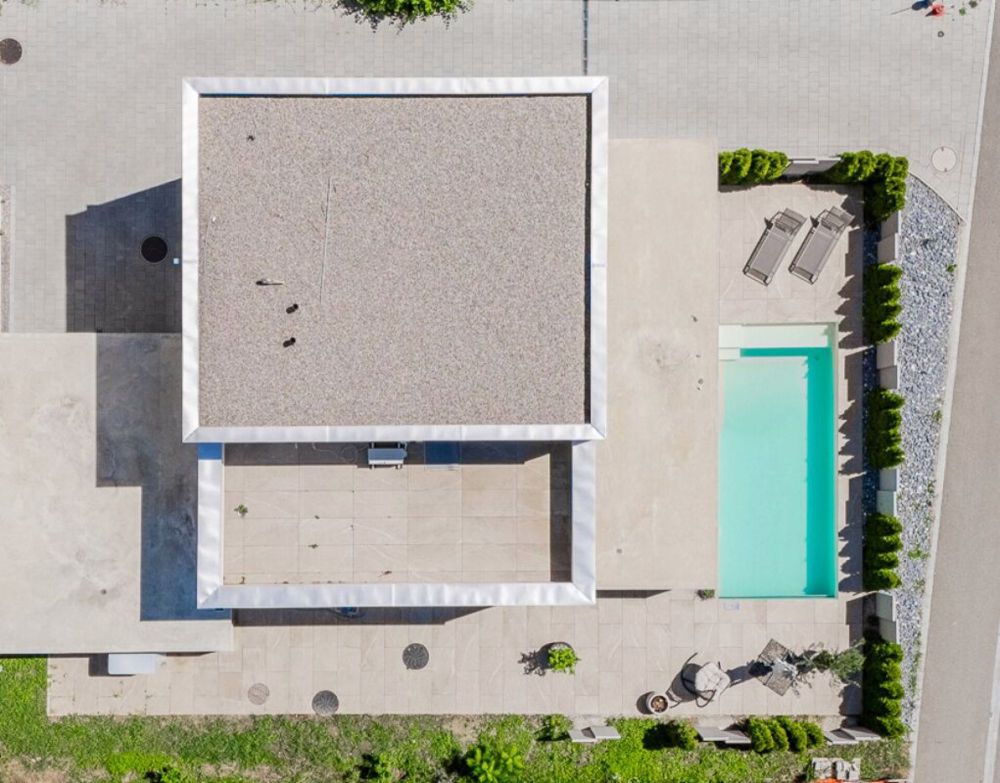 Design trifft Wohnkomfort - 5.5-Zimmer-Einfamilienhaus mit hochwertigem Ausbau und Aussenpool - Bild 2
