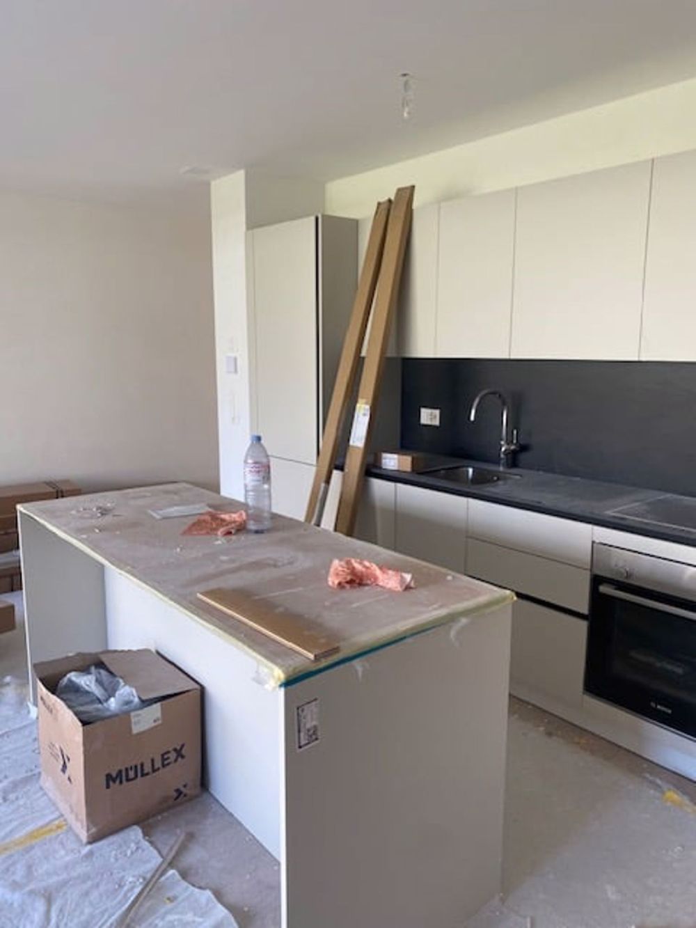 Zu verkaufen – Neuwertiges 2.5-Zimmer-Apartment im Erdgeschoss (Terrasse und Garten) – Sion (VS) - Bild 1