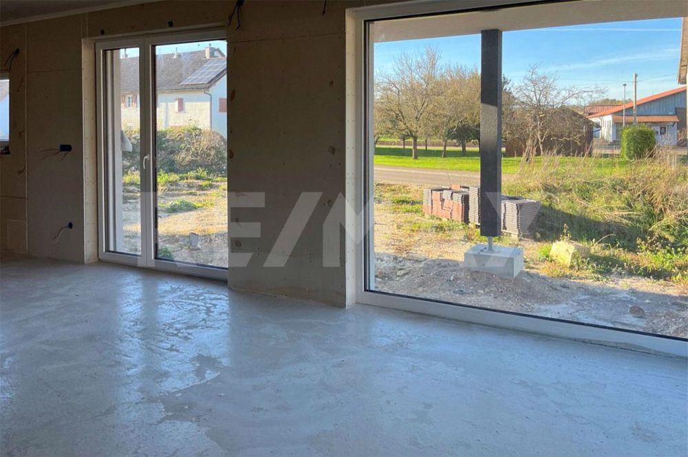 sehr schöne Gartenanlage mit Pool, zentral gelegen und viel Sonne - Bild 10