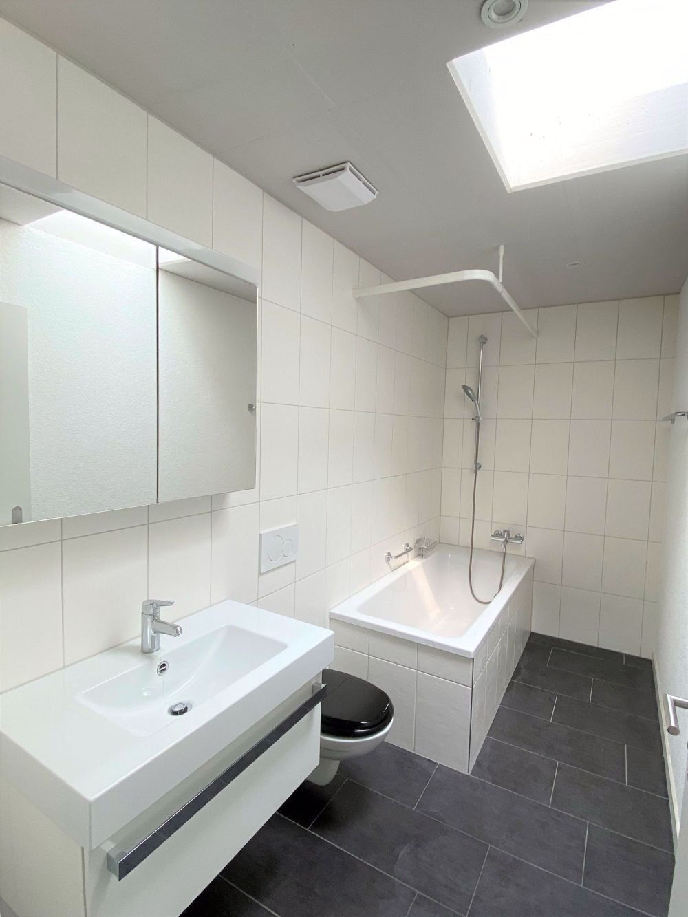 Zentral gelegene 3.5-Zimmerwohnung direkt am Bahnhof Glanzenberg - Bild 5
