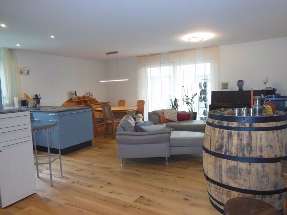 Moderne 3.5-Zimmerwohnung mit eigenem Garten in Heremetschwil-Staffeln - Bild 2