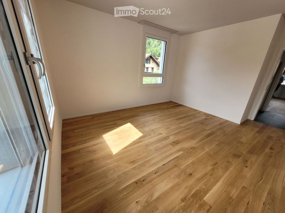 Grosse 5-Zimmer-Wohnung mit Wintergarten - Bild 4