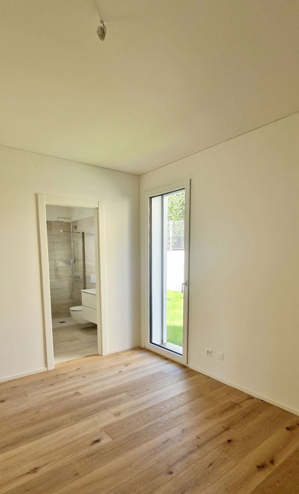 Wunderschöne neue 3,5-Zimmer-Wohnung mit hohem Standard und privatem Garten. - Bild 10