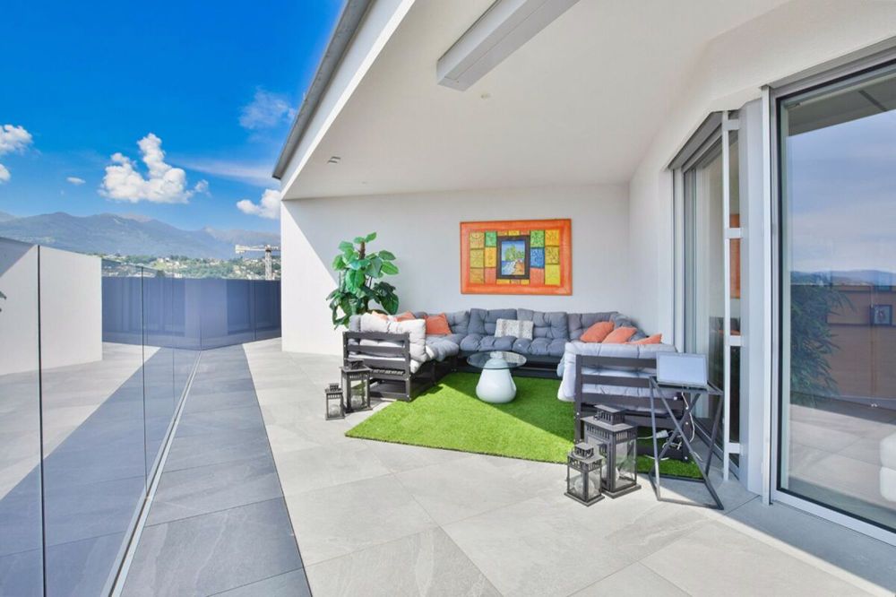 Luminoso attico con grande terrazza - Bild 10