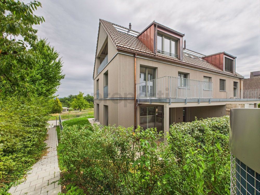 Modernes und nachhaltiges Reihenhaus mit Weitsicht in Horgen - Image 1