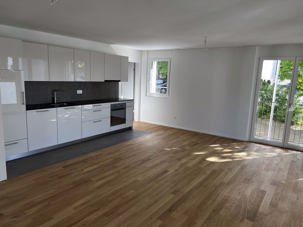 Zentral gelegene 2½ Zimmerwohnungen mit Einkaufsmöglichkeiten - Bild 3