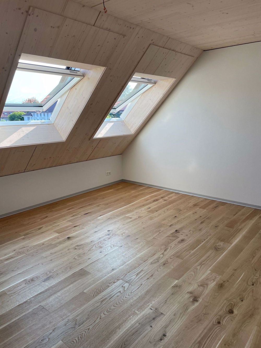 Wunderschöne moderne 4.5 Zimmer-Duplexwohnung im Herzen von Kriegstetten - Bild 4
