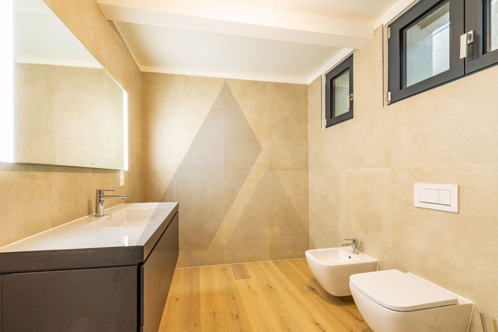 VILLA ULTIMATA IMMERSA NEL VERDE CON VISTA PANORAMICA - Bild 9