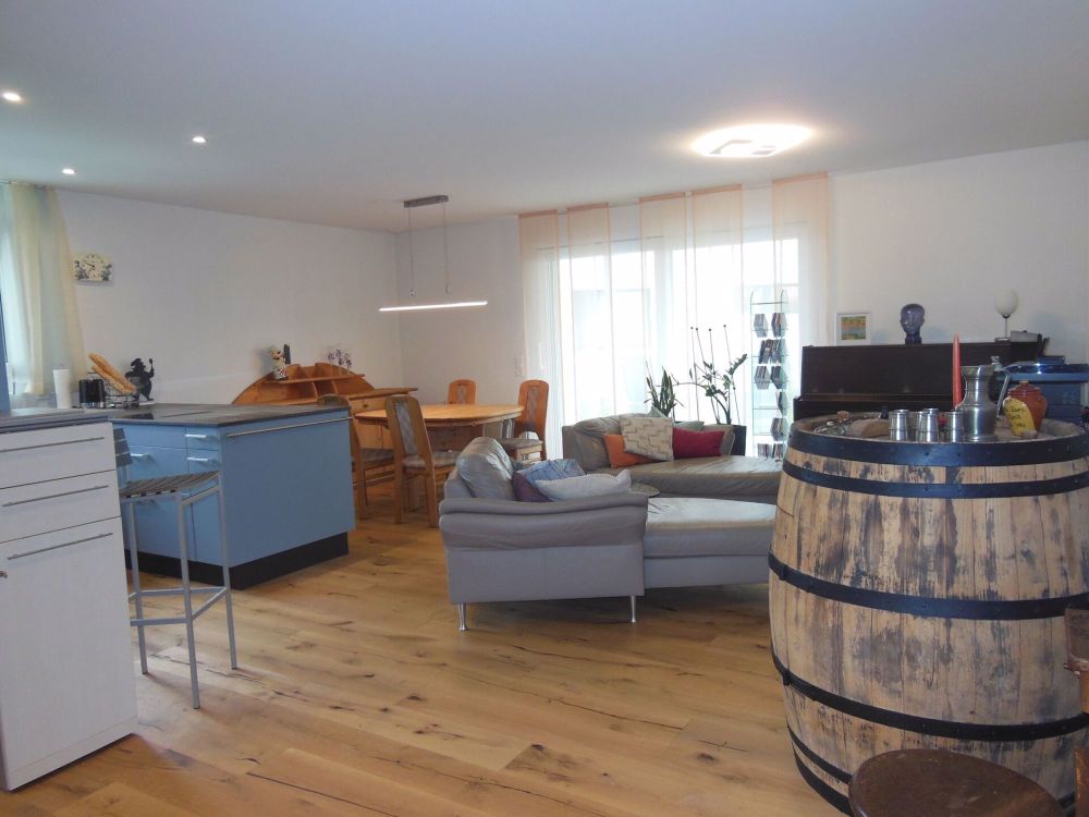 Moderne 3.5-Zimmerwohnung mit eigenem Garten in Heremetschwil-Staffeln - Bild 2