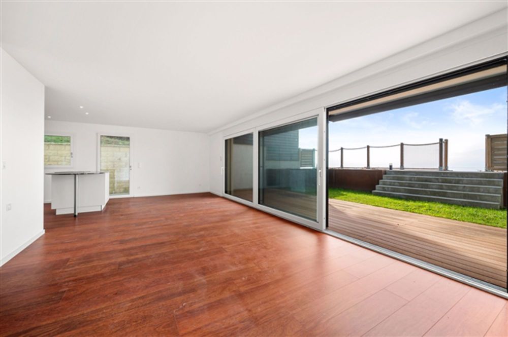 Eine einzigartige Kulisse zwischen See, Weinbergen und Bergen - Bild 13