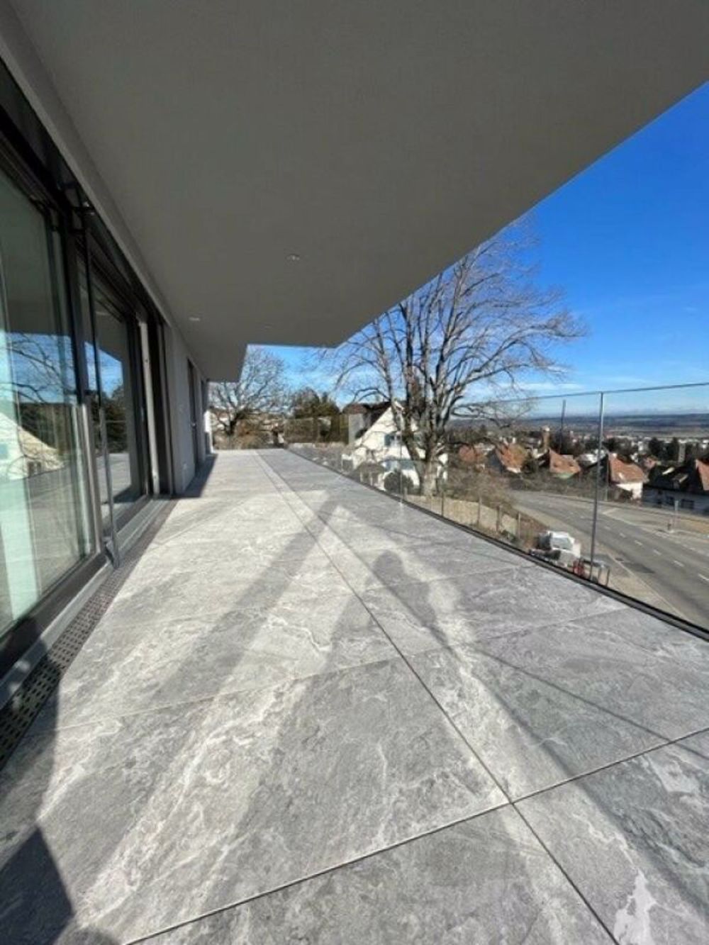 Moderne Wohnung aus dem Jahr 2023 - Bild 3