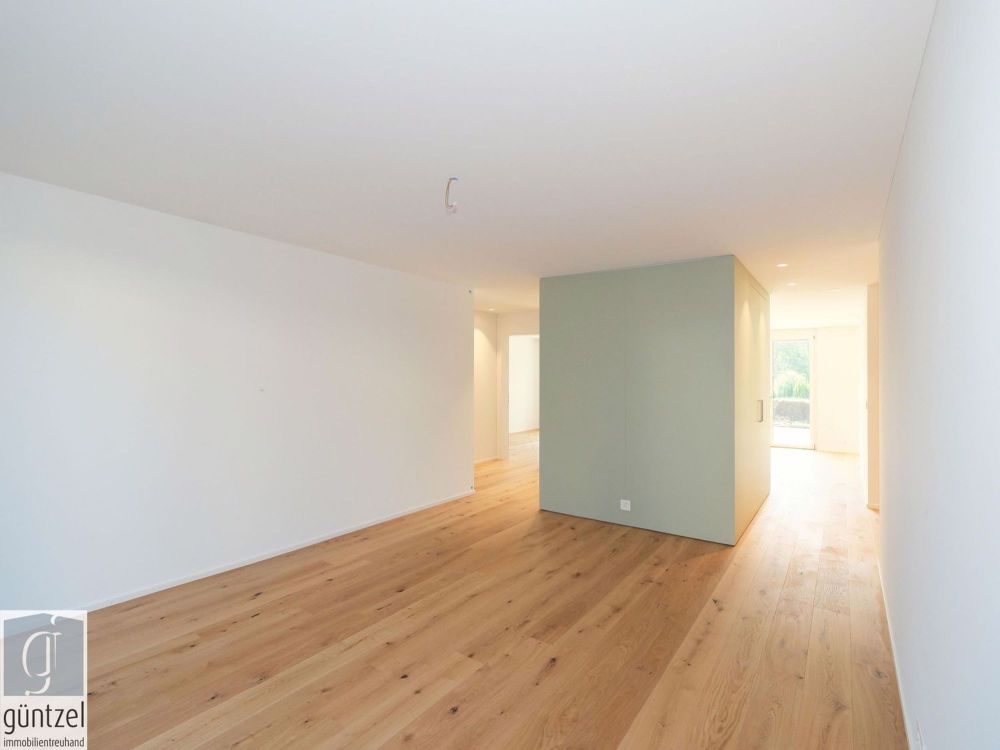 Neue Gartenwohnung - ruhig und dennoch zentral gelegen - Blick vom Wohnbereich zum Essbereich