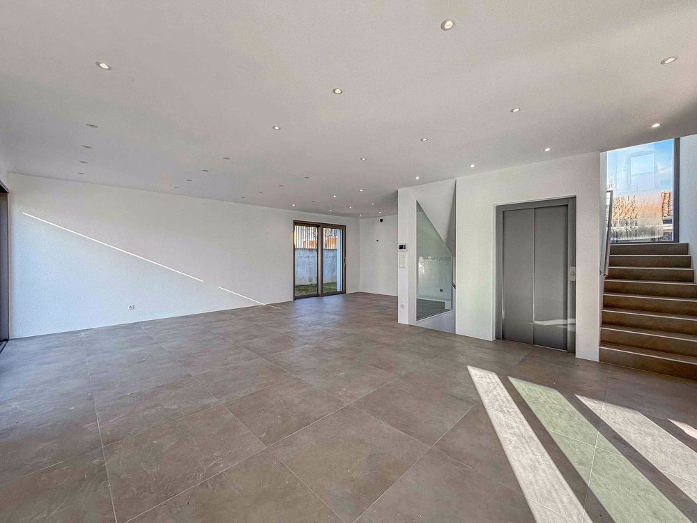 Villa neu gebaut mit Pool in Gravesano - Bild 7