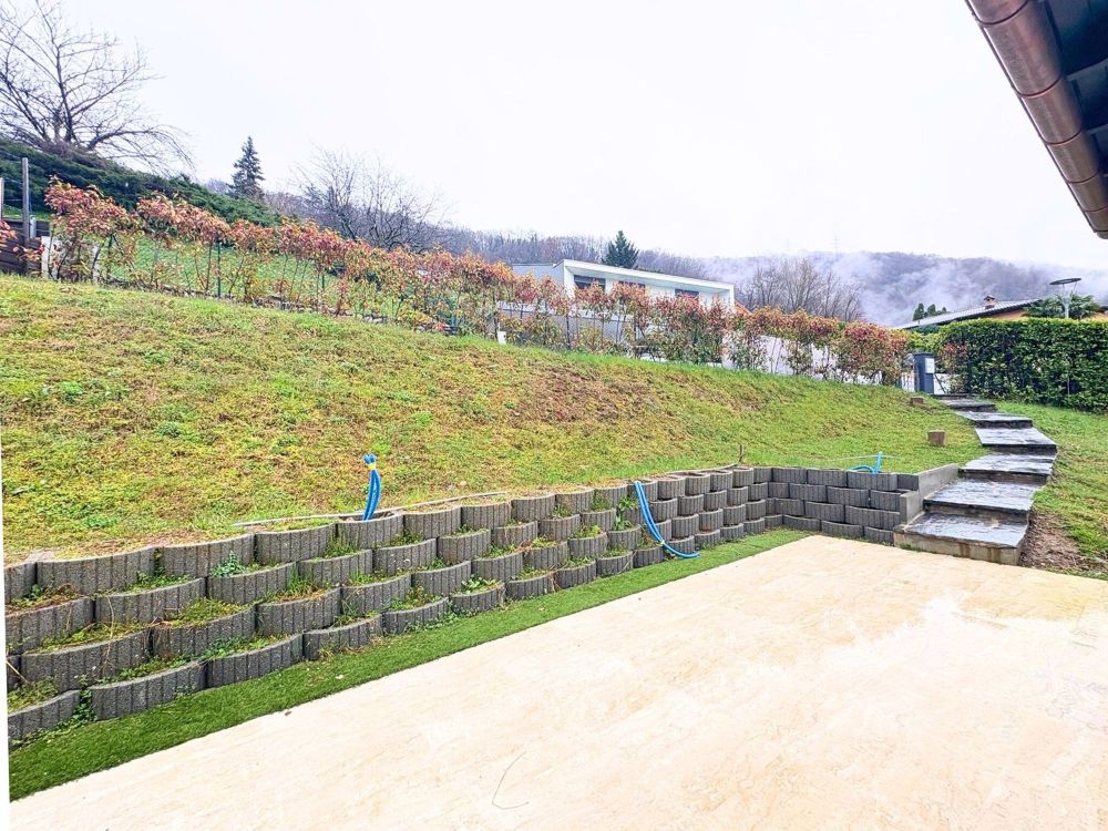 VIVERE NEL VERDE CON VISTA SULLE COLLINE E PISCINA - Bild 12