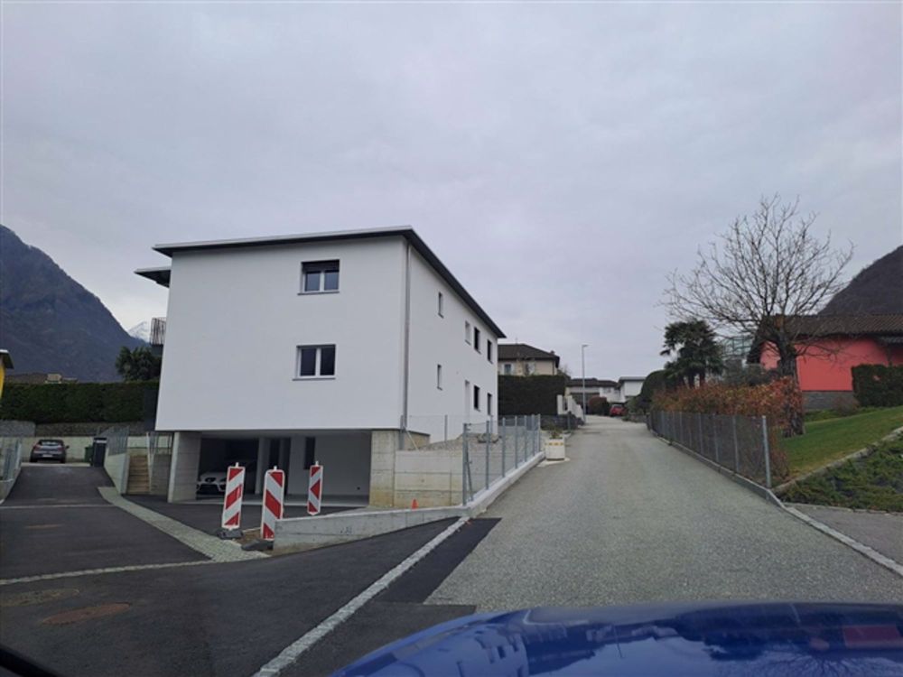 Nuovo luminoso appartamento di 4 1/2 locali in zona comoda e strategica a due passi da Bellinzona - Bild 1