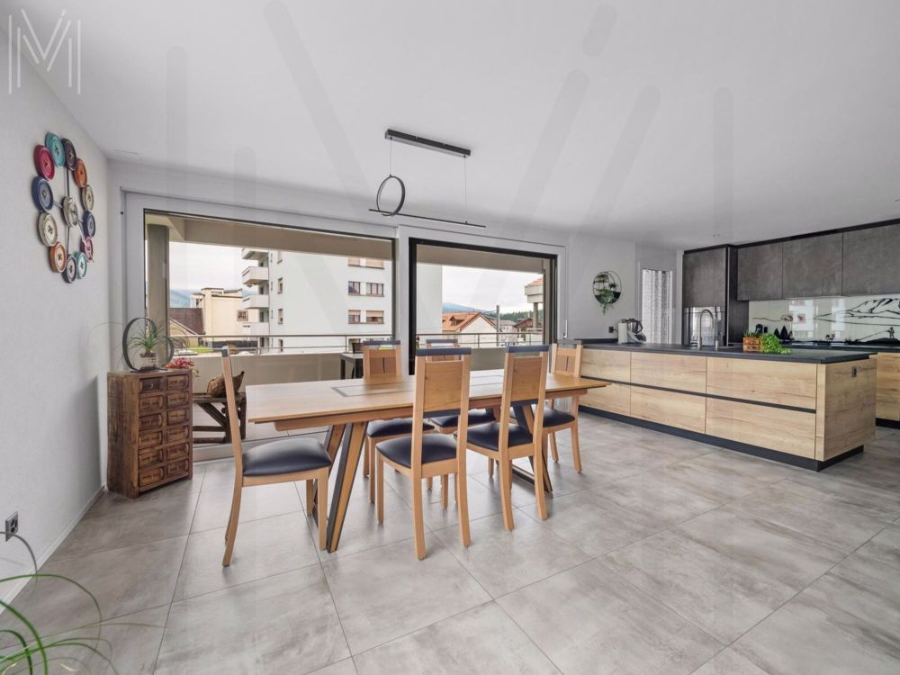 Appartement 5.5 pièces d'exception au dernier étage avec vue panoramique au coeur du village de Broc ! - Bild 4