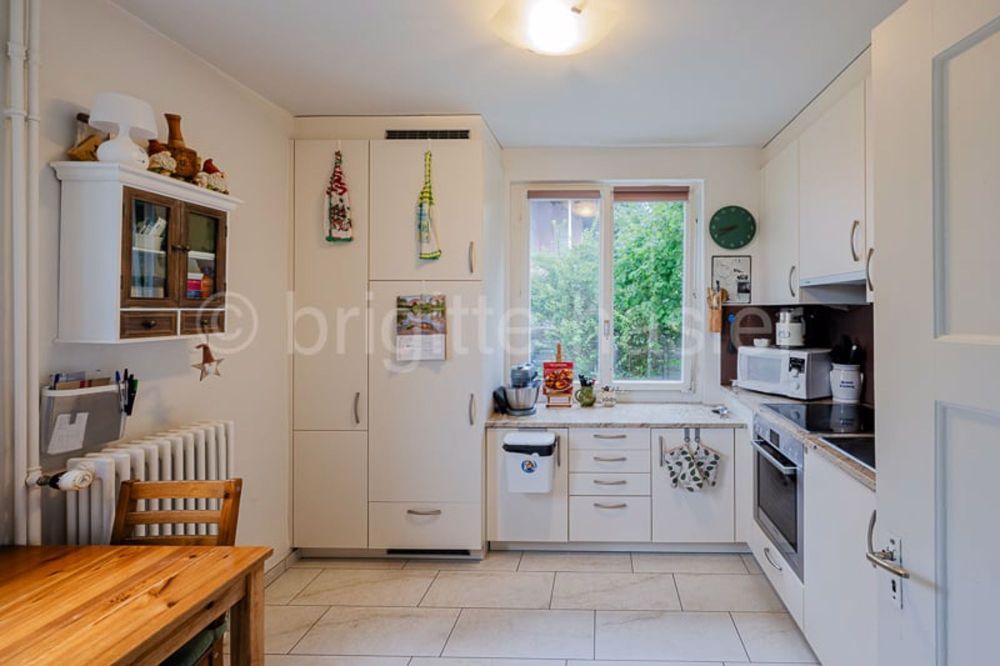 Gepflegtes 6.5-Zi-EFH (mit zusätzlichem Ausbaupotenzial im DG) und ca. 380 qm Baulandreserve - Bild 7