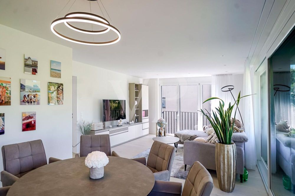 Helle 3.5 Zimmer Wohnung - ein Traum in Weiss und Creme - Esszimmer