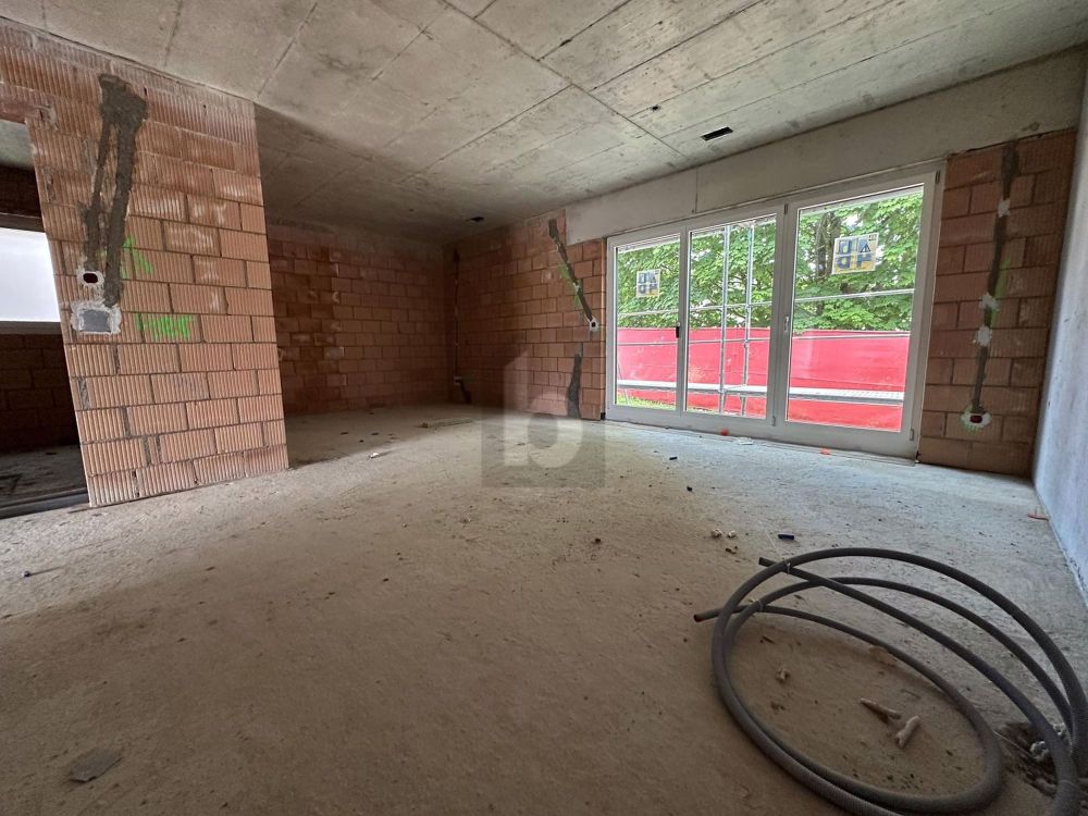 MINERGIE! NEUBAU MIT ZWEI TERRASSEN UND GARTEN - Bild 3