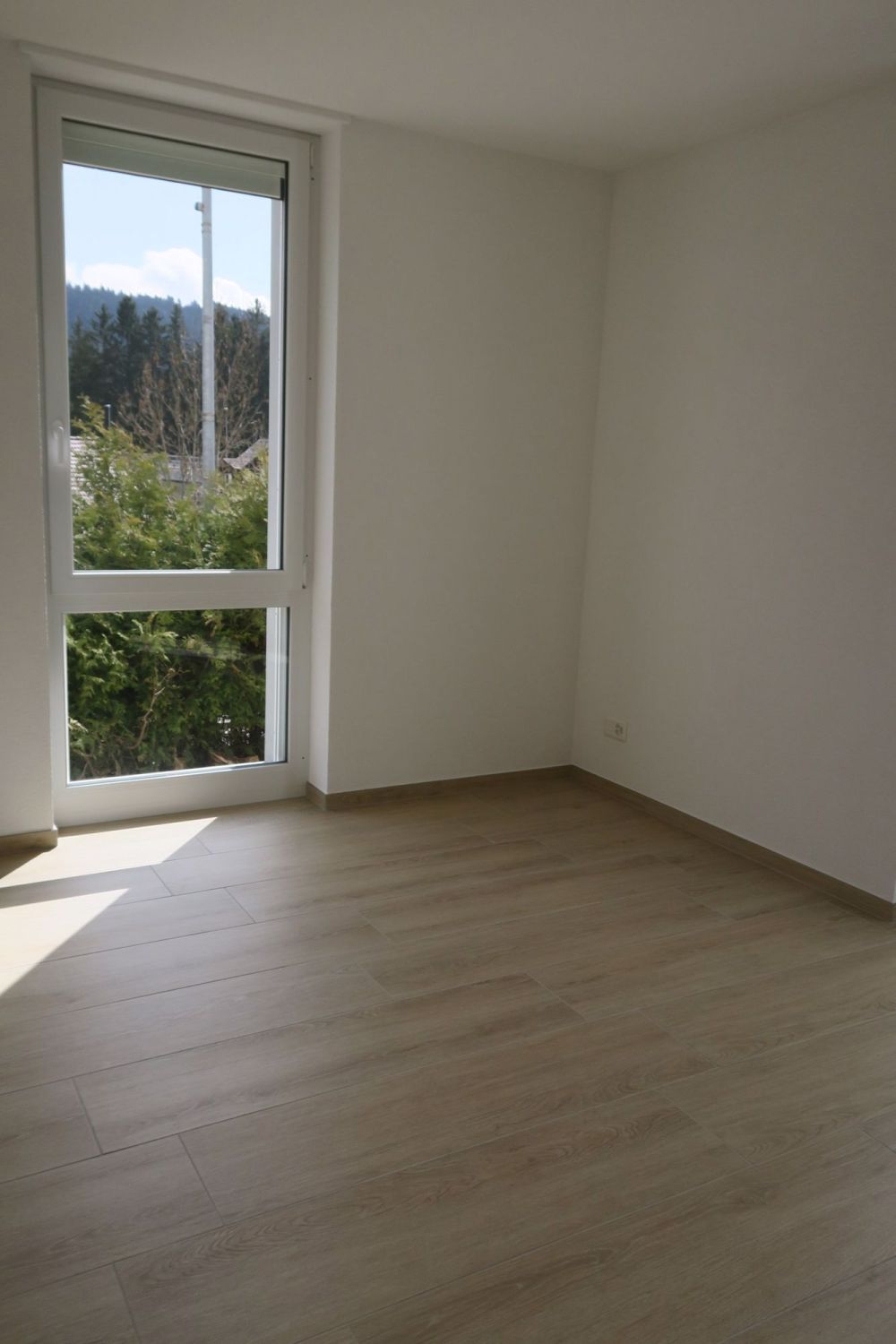 Charmanter Apartment mit 2,5 Zimmern in Tramelan - Bild 2