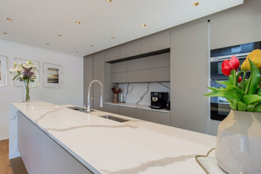 Design trifft Wohnkomfort - 5.5-Zimmer-Einfamilienhaus mit hochwertigem Ausbau und Aussenpool - Bild 11