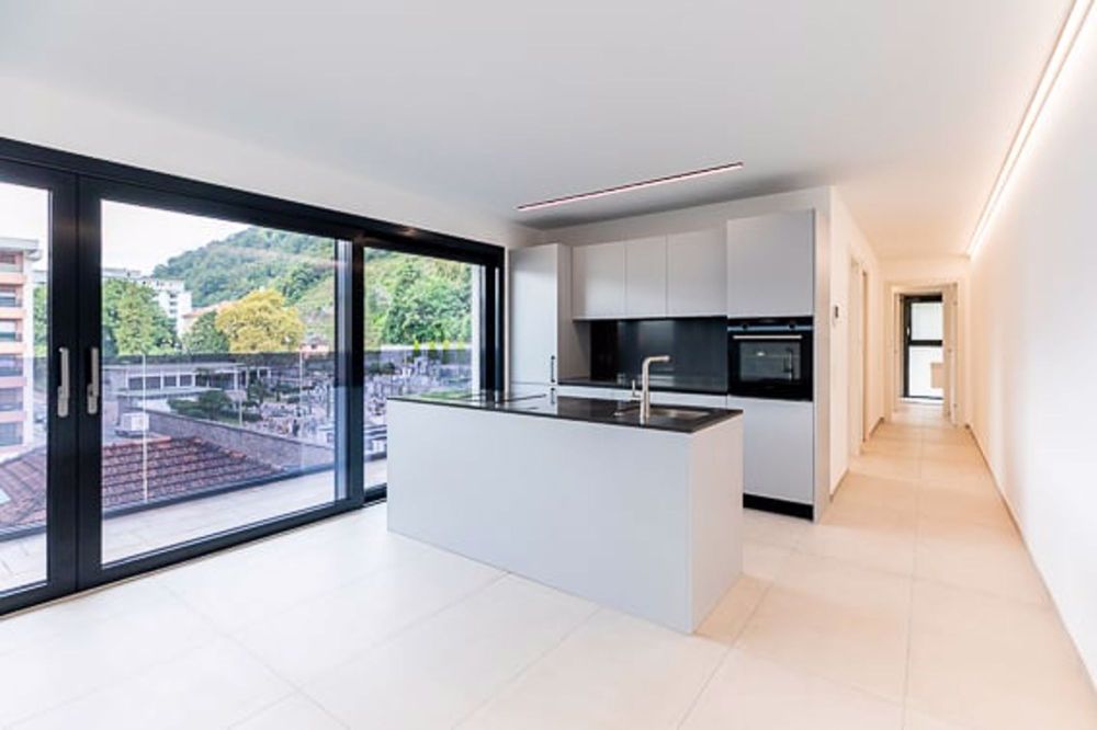 Vivi in Alto Stile: Splendido 3.5 Locali con Terrazza Panoramica a Locarno - Bild 2