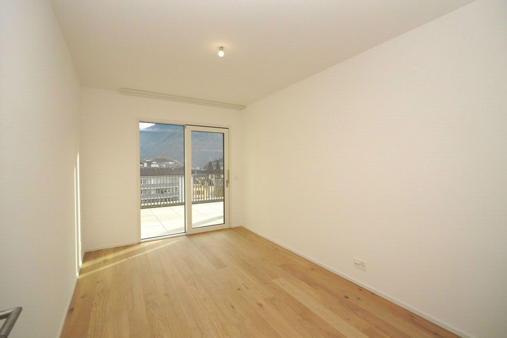 ATTIQUE D'EXCEPTION DE 4.5 PCES CENTRE-VILLE DE SIERRE - 2ème chambre avec accès à la terrasse