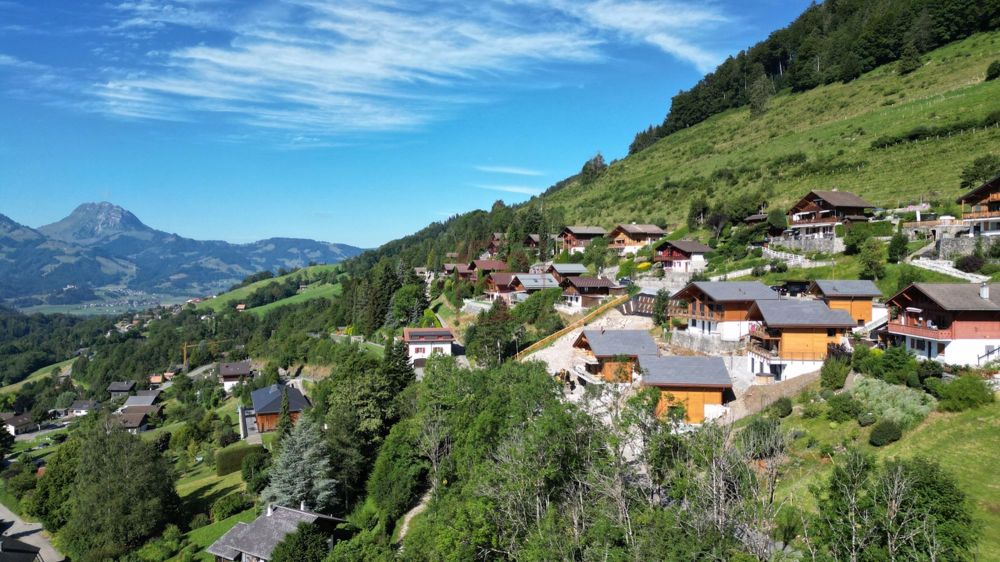 Crésuz - Magnifiques chalets de 4.5 pces à 5.5 pces - Avancement des travaux août 2024