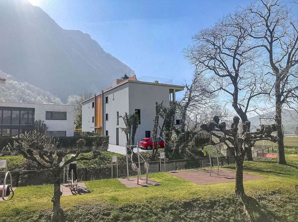 Neue 3.5-Zimmer-Dachwohnung mit Solarium und Hobbyraum in Melano - Bild 2