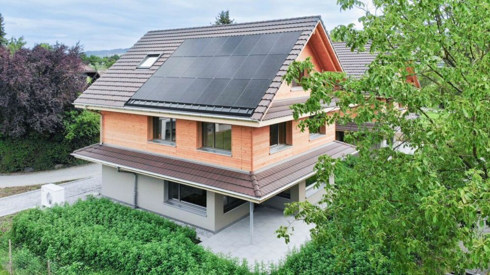 Nachhaltiges Wohnerlebnis aus Holz - Hausansicht von Süd/West