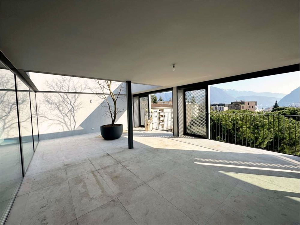 Splendido attico panoramico con ampio terrazzo - Bild 2