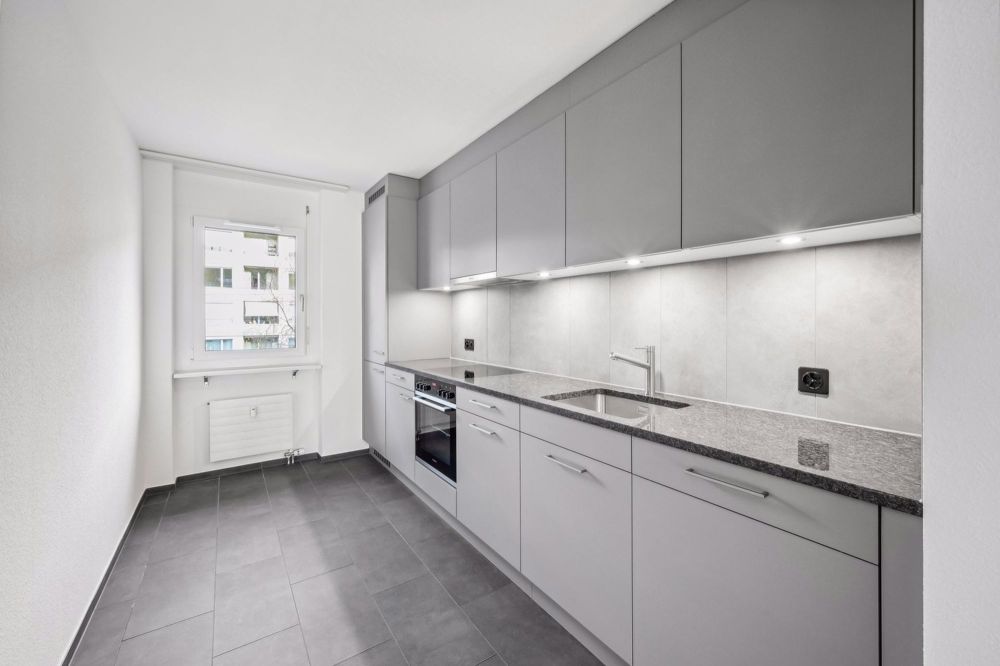 Frisch sanierte 3.5-Zimmer-Wohnung mit begehbarem Kleiderschrank! - Bild 2