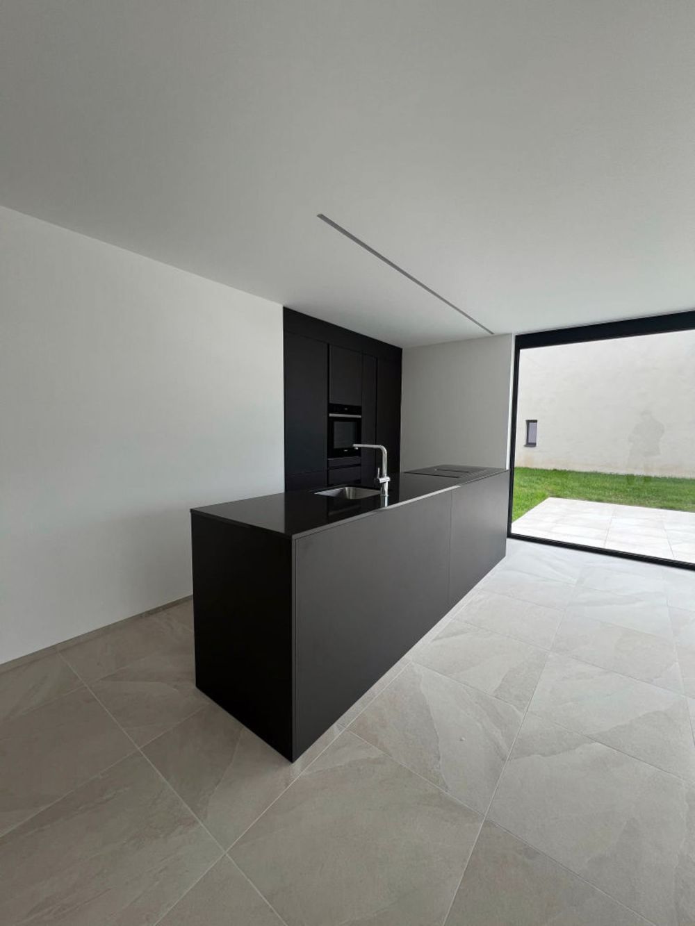 Wohnung mit 3.5 Zimmern und Garten in Tenero - Bild 6