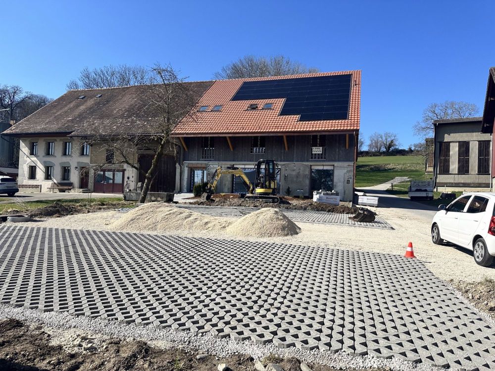 EXKLUSIV! Neue Wohnungen mit hohem Standard zu attraktiven Preisen / Morens / FR - Coté SUD / place pavé-gazon écologique / fontaine