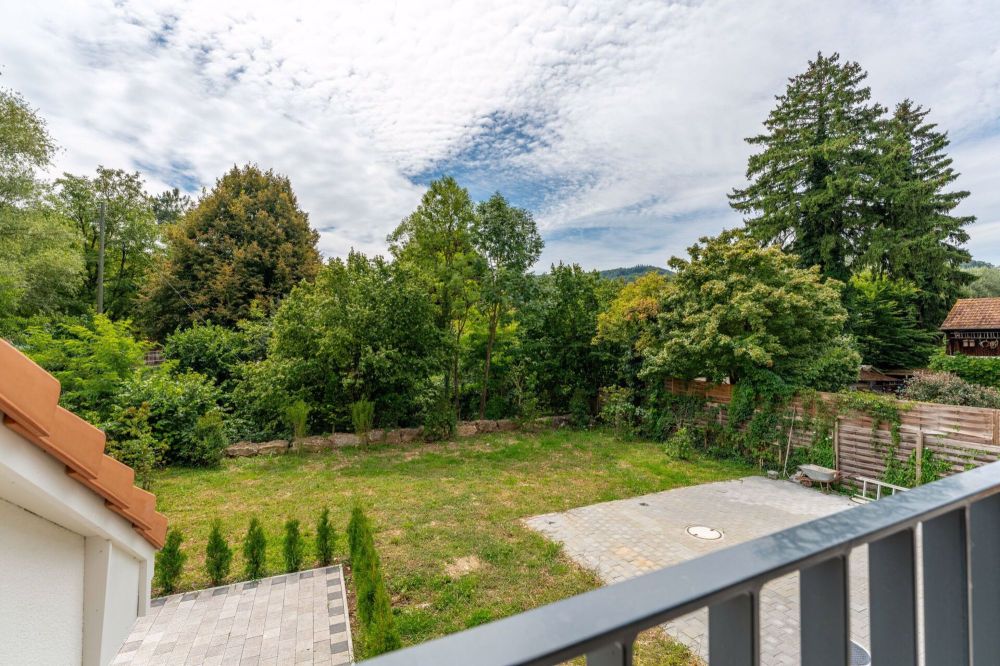 4.5-Zimmer Wohnung im 1. Obergeschoss, 122 m² Wohnfläche + Balkon zur Gartenseite mit Sicht auf die Ergolz - Bild 1