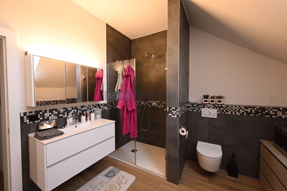 *Neubau 5.5-Zimmer-Doppeleinfamilienhaus* - Bild 6