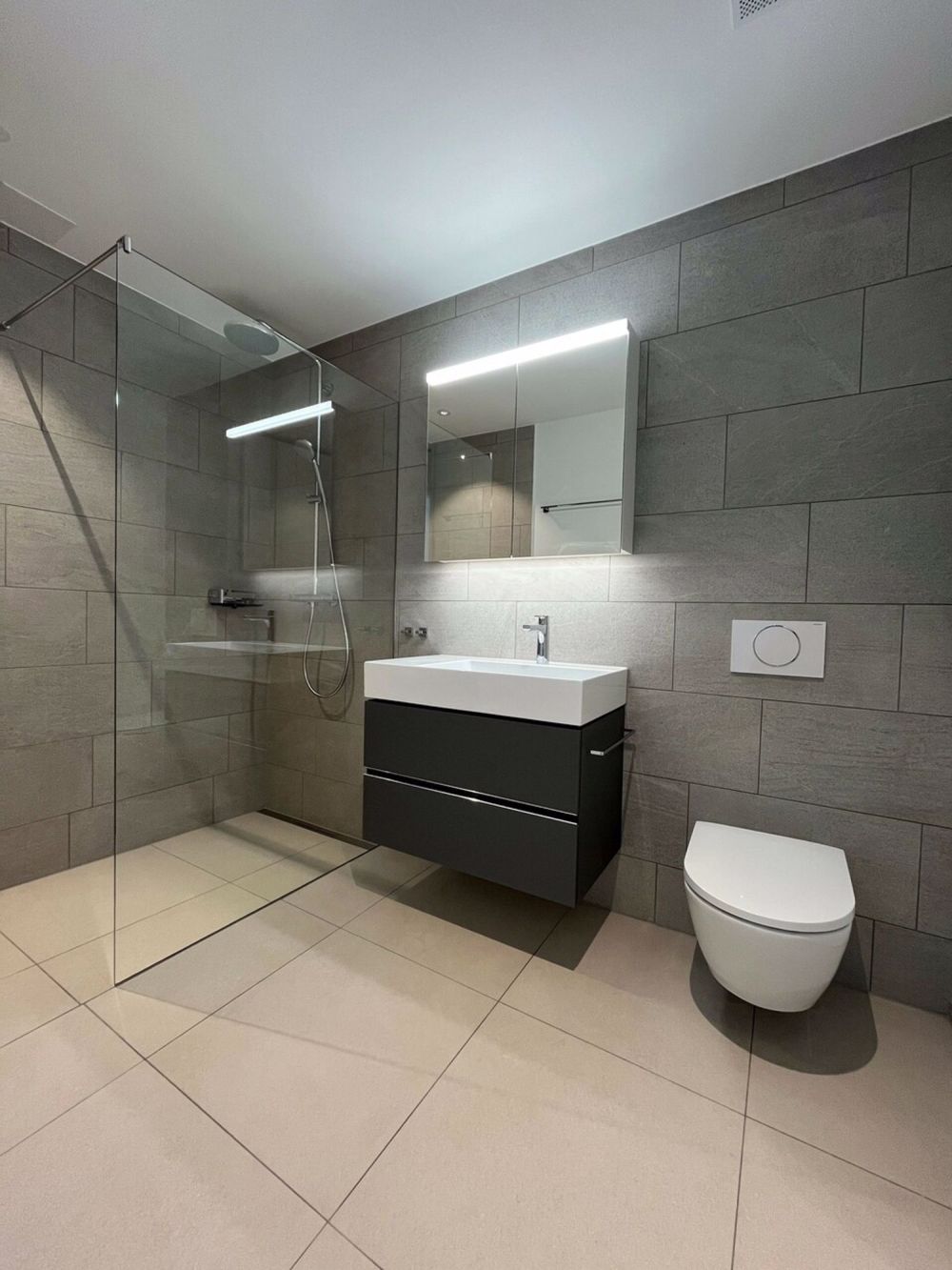 3 Zimmer Wohnung an zentraler Lage - Badezimmer