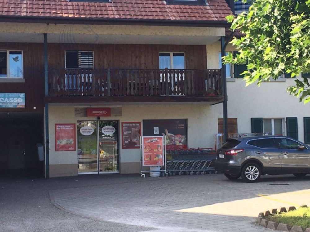 Fidèle clientèle situation parfaite avec 30 places de parc - Bild 2