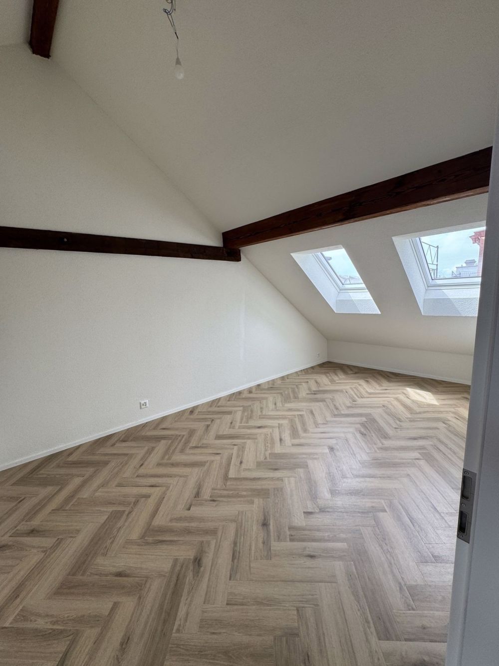 3.5 -Zimmer-Dachwohnung Erstvermietung nach Dachausbau - Bild 10