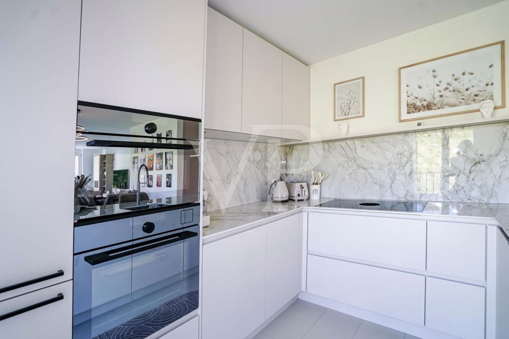 Helle 3.5 Zimmer Wohnung - ein Traum in Weiss und Creme - Küche