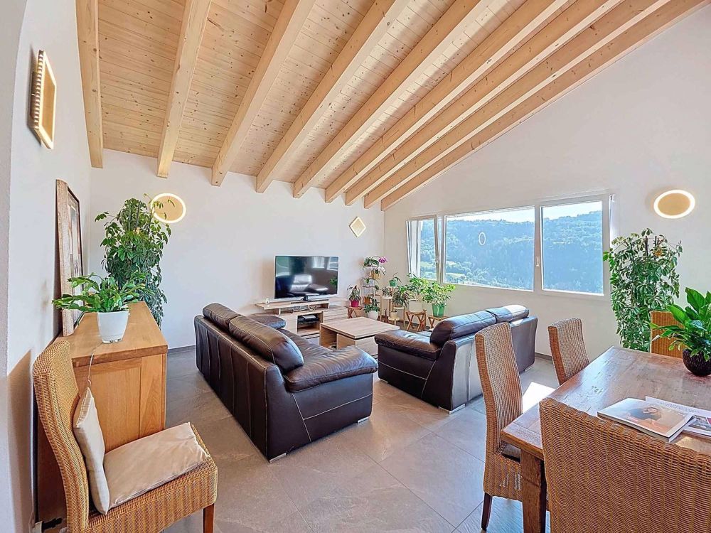 Dachgeschoss-Wohnung mit 4.5 Zimmern und Panoramablick auf die Walliser Alpen - Bild 4