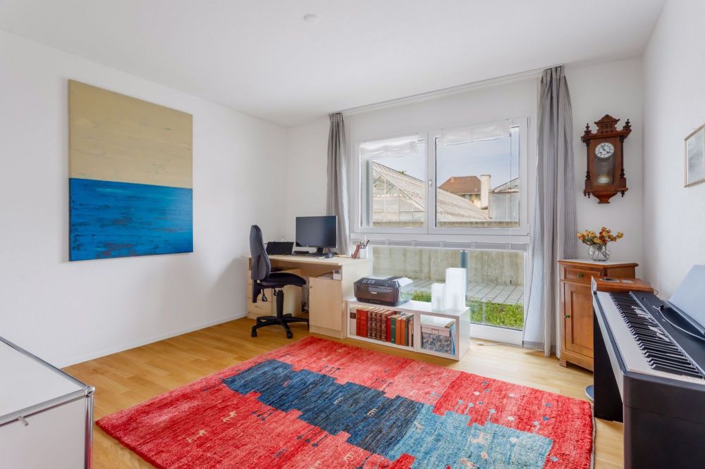 Moderne 3.5-Zimmer-Wohnung mit Garten in Ins - Bild 6