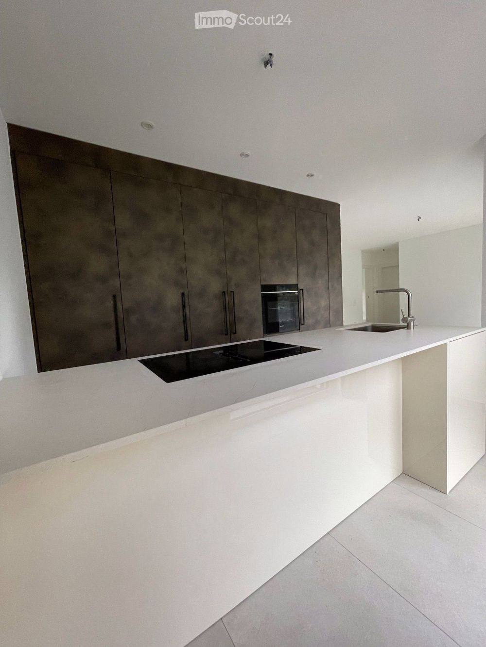 Verkaufen modernes 4.5-Zimmer-Apartment mit Panoramablick in Avegno - Bild 9